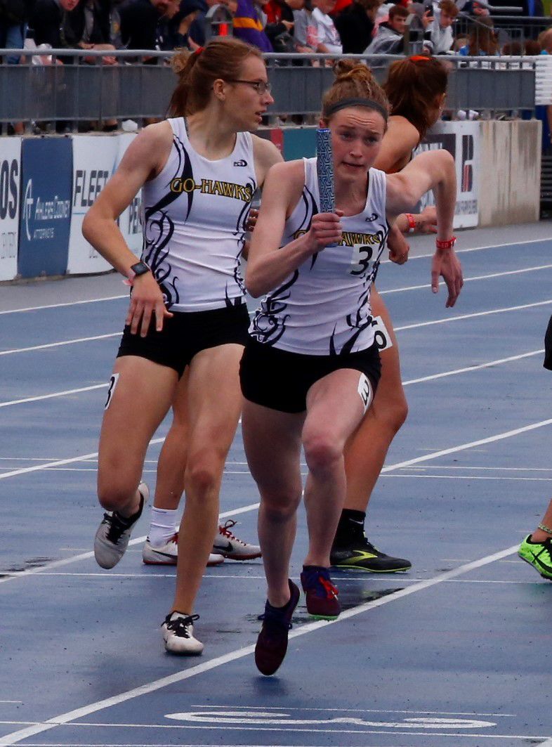 Emma Hoins anchor distance medley
